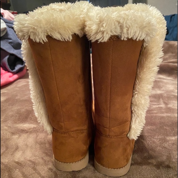 Girls Boots - Picture 2 of 4